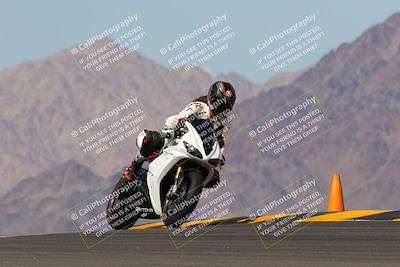 media/Oct-03-2022-Moto Forza (Mon) [[5f077a3730]]/Intermediate Group/Session 4 (Turn 9)/